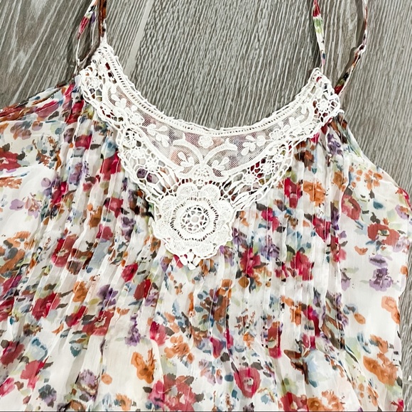 Floral Print Camisole - Picture 2 of 3